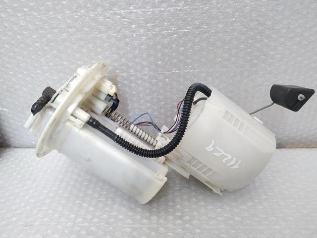 Moduł pompy paliwowej z czujnikiem poziomu paliwa Toyota Corolla E15