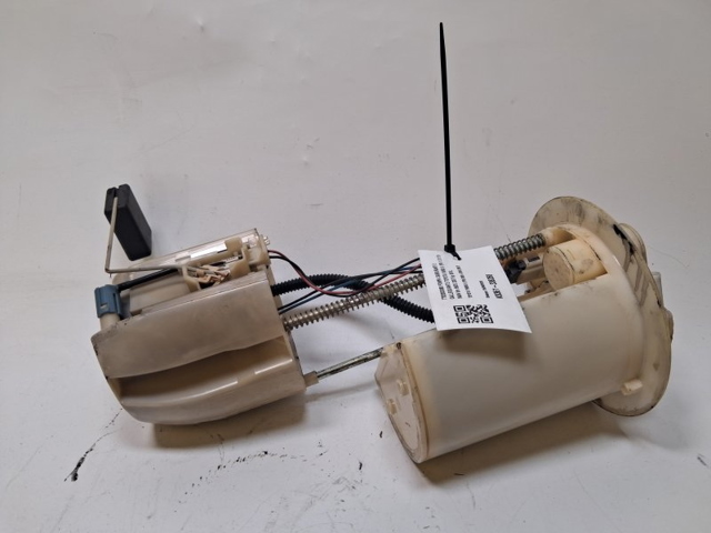 Moduł pompy paliwowej z czujnikiem poziomu paliwa 770200D081 TOYOTA