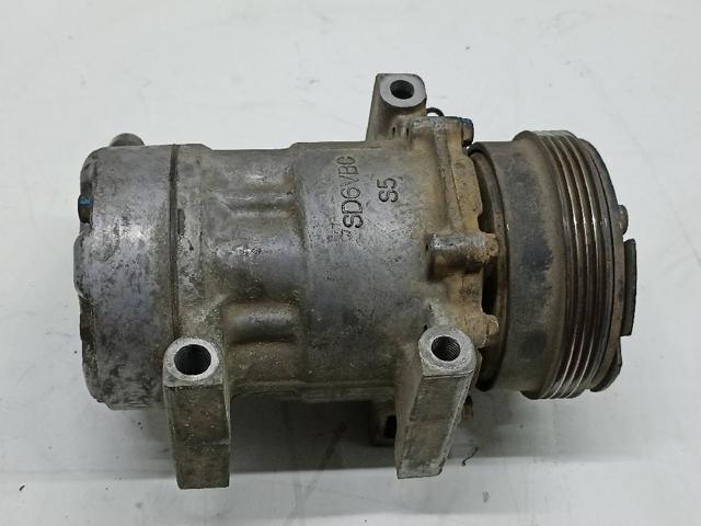 Sprężarka klimatyzacji 7711134670 RENAULT
