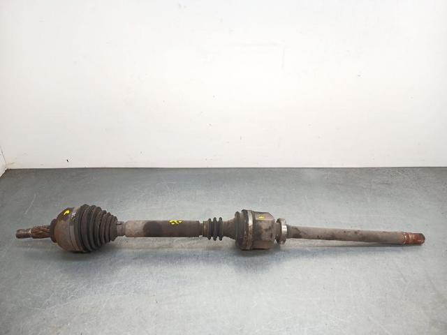 Półoś napędowa przednia prawa 7711134776 RENAULT