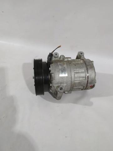 7711135105 Renault (RVI)