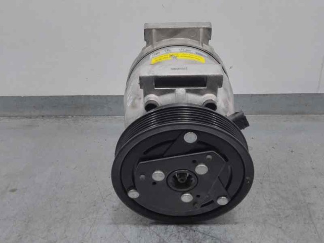 7711135105 Renault (RVI)