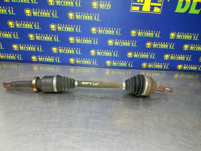 Półoś napędowa przednia prawa 7711135208 RENAULT