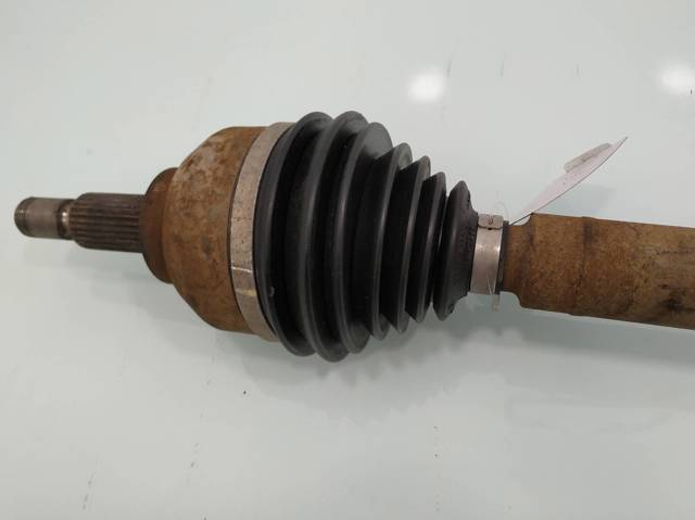 Półoś napędowa przednia prawa 7711135321 RENAULT