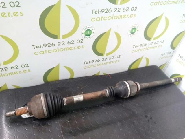 Półoś napędowa przednia prawa 7711368091 RENAULT