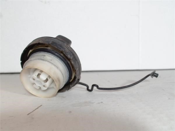 Korek wlewu paliwa Lexus LS USF4