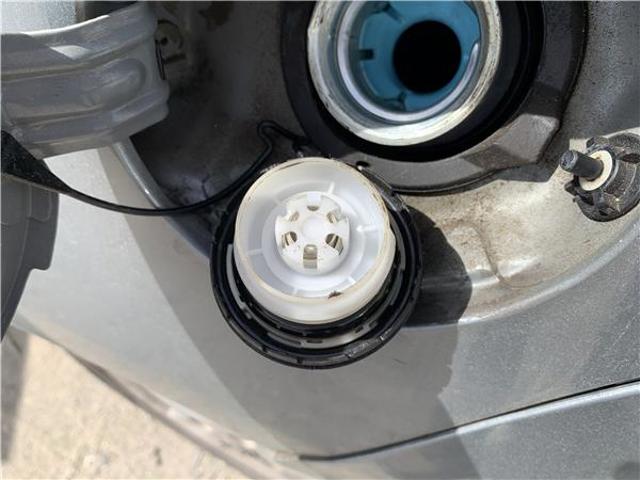 Korek wlewu paliwa Lexus LS USF4