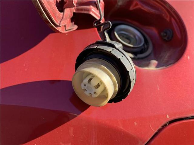 Korek wlewu paliwa Lexus LS USF4