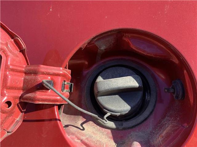 Korek wlewu paliwa Lexus LS USF4