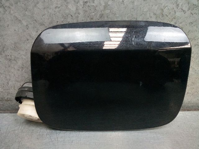 Klapka wlewu paliwa Lexus IS E2