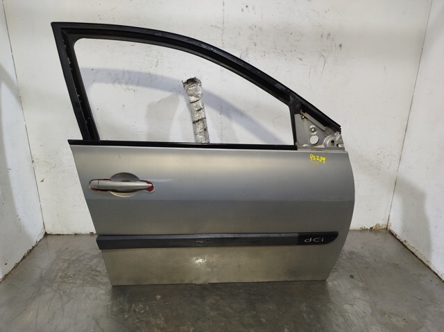 Drzwi przednie prawe 7751473729 RENAULT