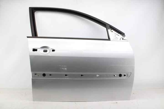 Drzwi przednie prawe 7751473729 RENAULT