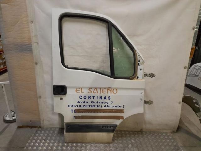 Drzwi przednie prawe 7751474637 RENAULT