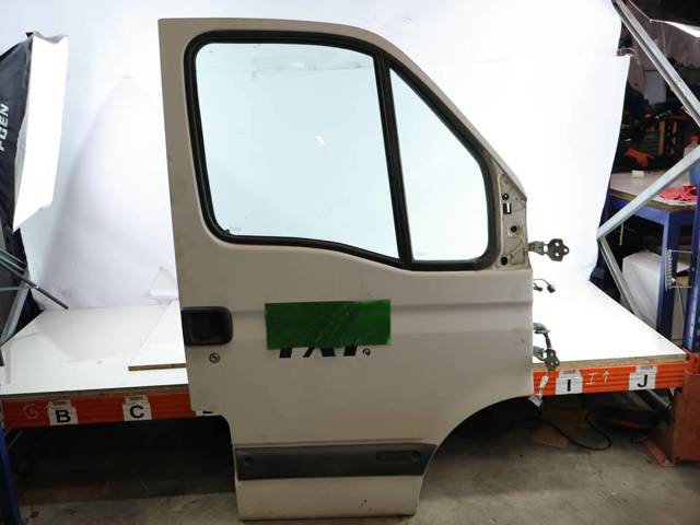 Drzwi przednie prawe 7751474637 RENAULT