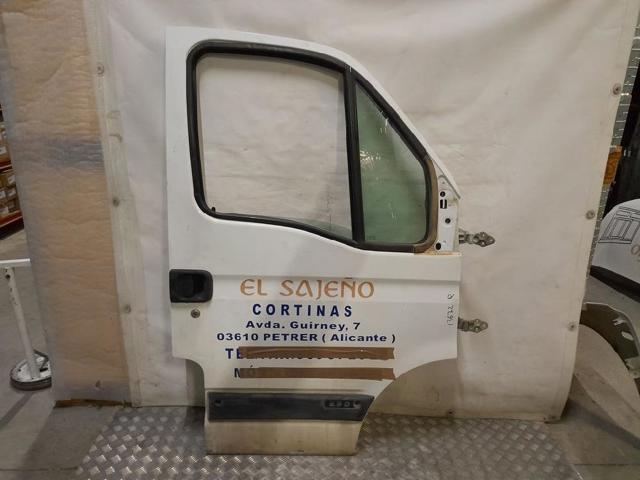 Drzwi przednie prawe 7751474637 RENAULT