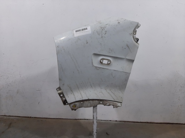 Błotnik przedni lewy 7751475533 RENAULT