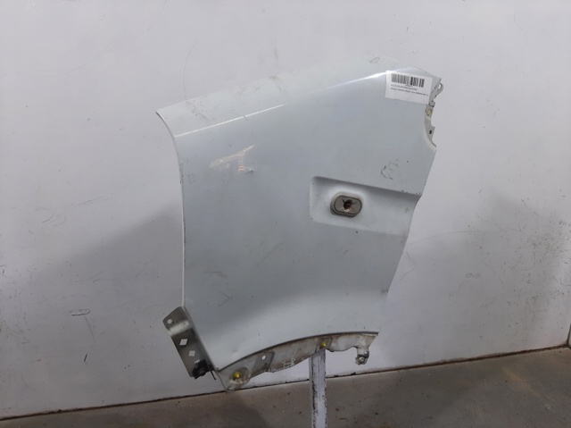 Błotnik przedni lewy 7751475533 RENAULT