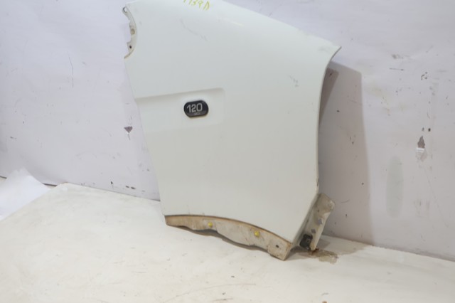Błotnik przedni prawy 7751475534 RENAULT