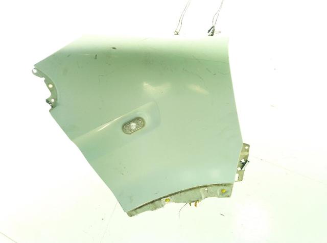 Błotnik przedni prawy 7751475534 RENAULT