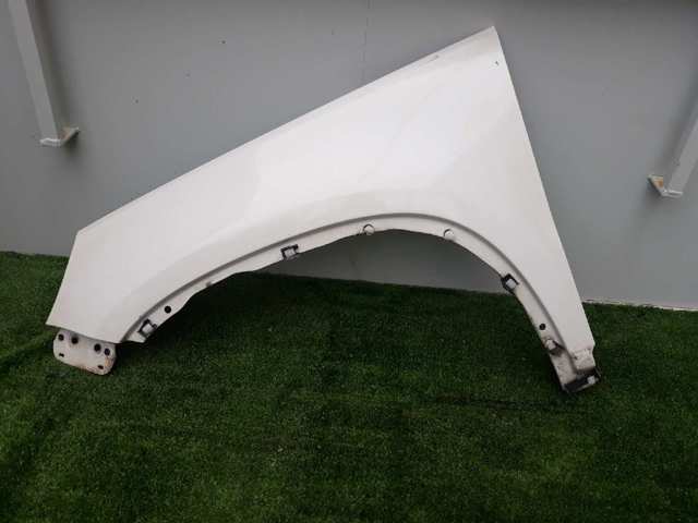 Błotnik przedni lewy 7751696568 RENAULT