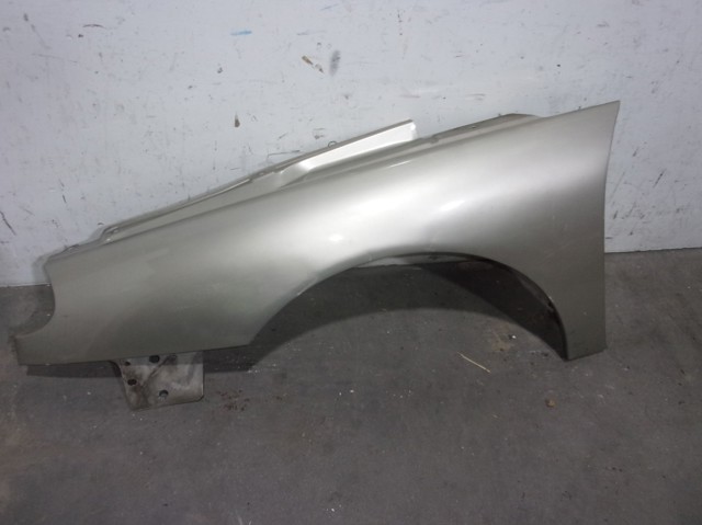 Błotnik przedni lewy do Renault Laguna B56, 556