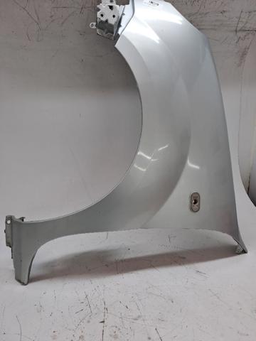 Błotnik przedni lewy 7751718631 RENAULT