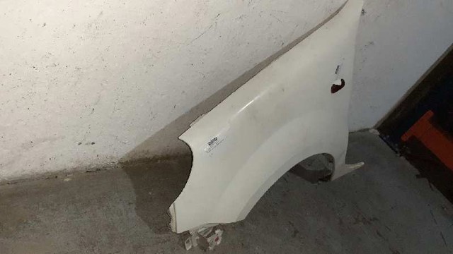 Błotnik przedni lewy 7751718631 RENAULT