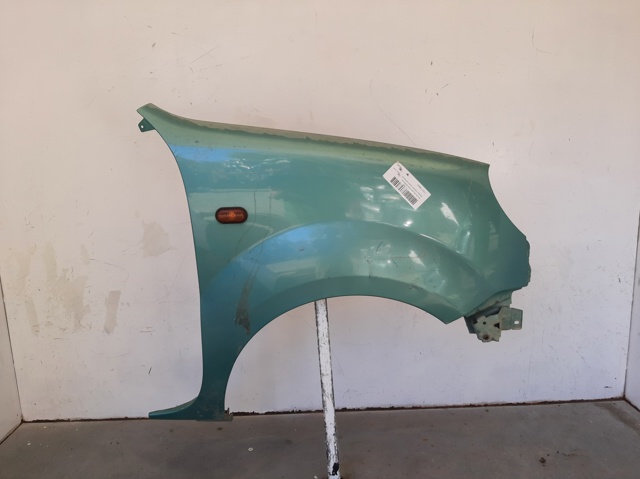 Błotnik przedni prawy 7751718632 RENAULT
