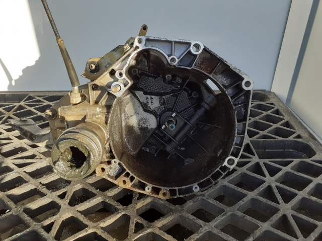 Kupić Mechaniczna skrzynia biegów w komplecie Fiat Punto I 176 w dobrej cenie
