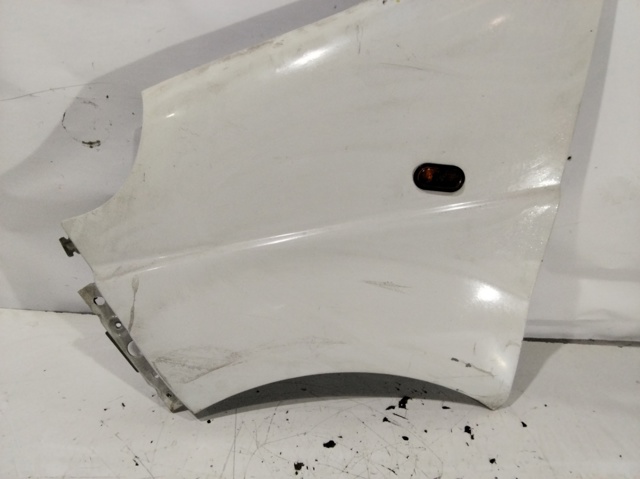 Błotnik przedni lewy 7782524451 OPEL