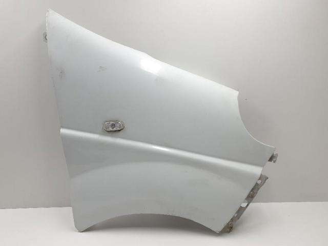 Błotnik przedni prawy 7782524467 RENAULT