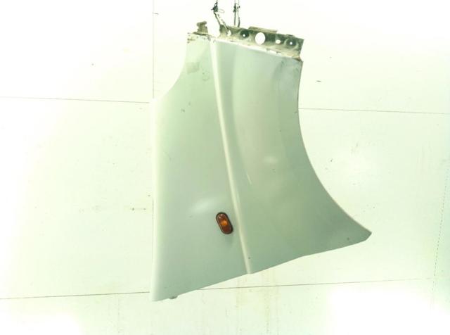 Błotnik przedni prawy 7782524467 RENAULT