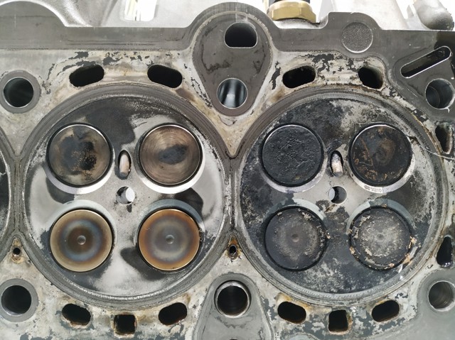 Głowica cylindrów BMW 1 E81