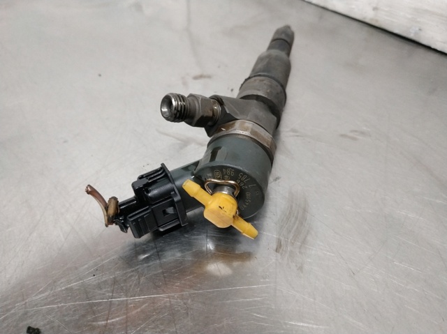 Wtryskiwacz paliwa 7785984 BMW