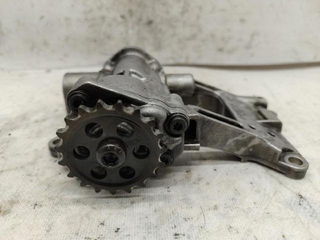 Pompa oleju 7789838 BMW