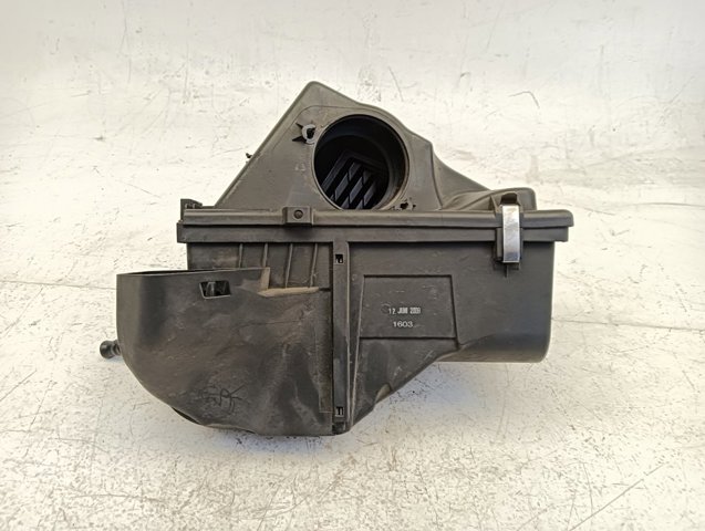Obudowa filtra powietrza 7797467 BMW