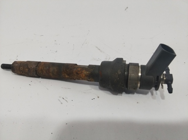 Wtryskiwacz paliwa 779844605 BMW