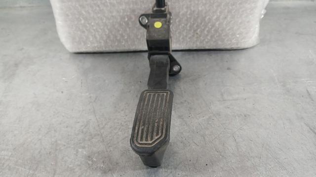 781100W040 Toyota