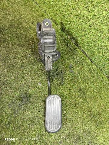 Pedał przyspieszenia (gazu) Toyota Hilux N