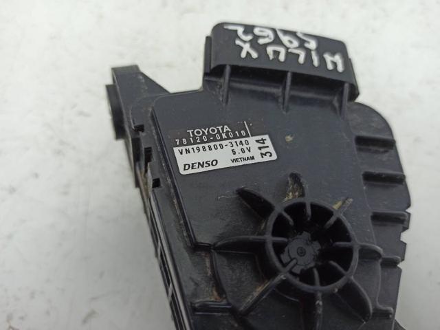 Pedał przyspieszenia (gazu) Toyota Hilux N