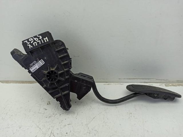 Pedał przyspieszenia (gazu) Toyota Hilux N