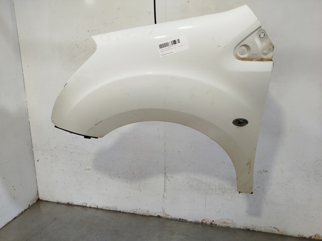 Błotnik przedni lewy 7840W2 PEUGEOT