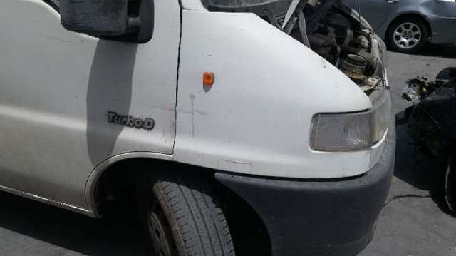 Błotnik przedni prawy 7841E8 PEUGEOT