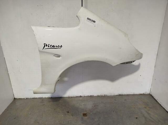 Błotnik przedni prawy 7841R9 PEUGEOT
