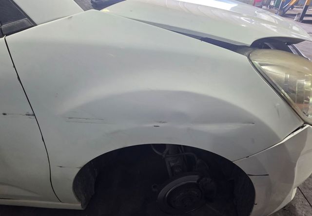 Błotnik przedni prawy 7841Z7 PEUGEOT