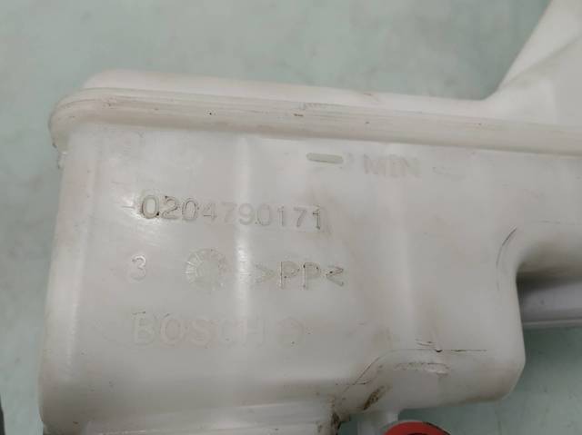 Główny cylinder hamulców 789380 NISSAN