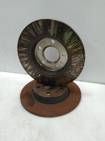 Tarcza hamulcowa tylna 7D0615601 VAG