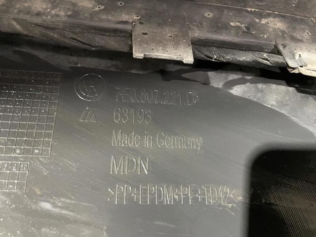 Zderzak przedni Volkswagen Transporter SGA, SGH, SHA, SHH