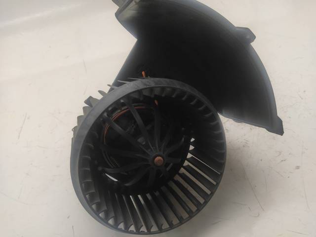 Silniczek wentylatora nagrzewnicy (ogrzewacza wnętrza) 7E1820021 VAG