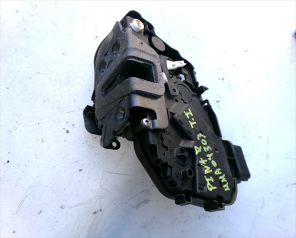Zamek drzwi tylnych prawych 7H5A26412AC LAND ROVER